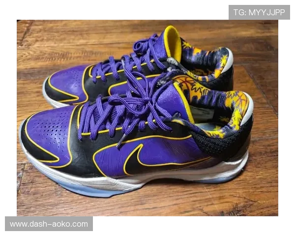 大牌球星偏爱的足球鞋品牌与型号揭秘 你喜欢的球鞋他也在穿