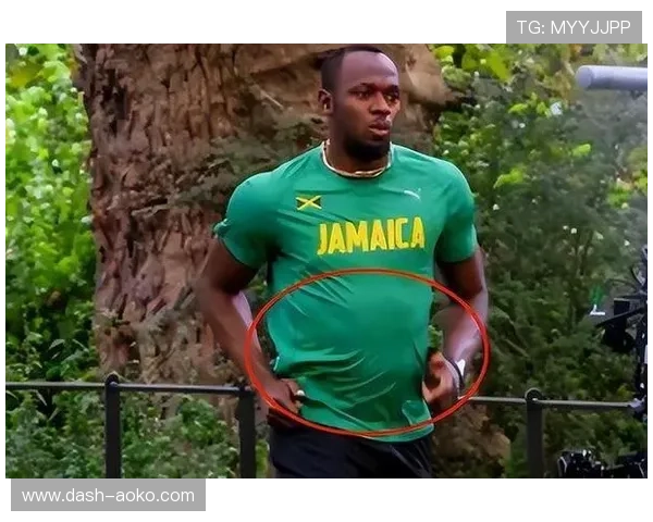 腹肌性感与足球技术兼具的球星盘点 哪些球员在场上场下都引人注目