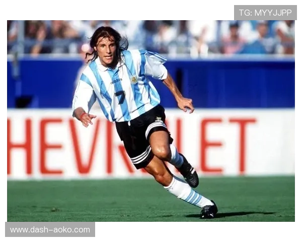 谁穿过最具特色的足球裤盘点球星们的独特时尚风格